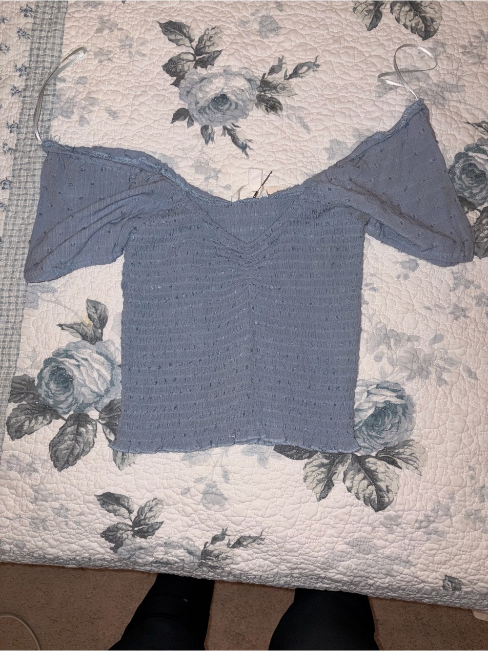 *BRAND NEW* Women's Amy Smocked Small Blue Off-Shoulder Knit Top